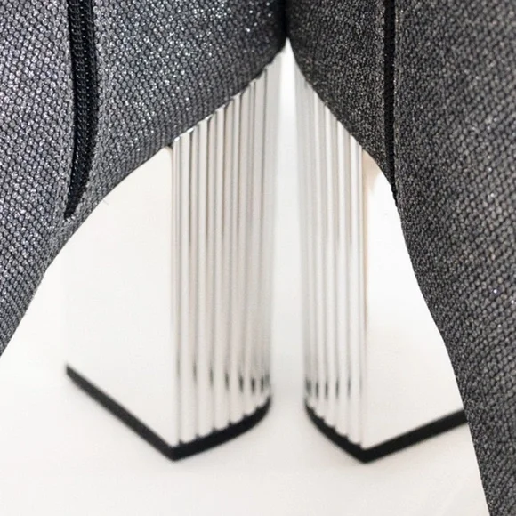 MICHAEL Michael Kors.Silver Platform Booties.Sz 8.5. - Picture 11 of 16